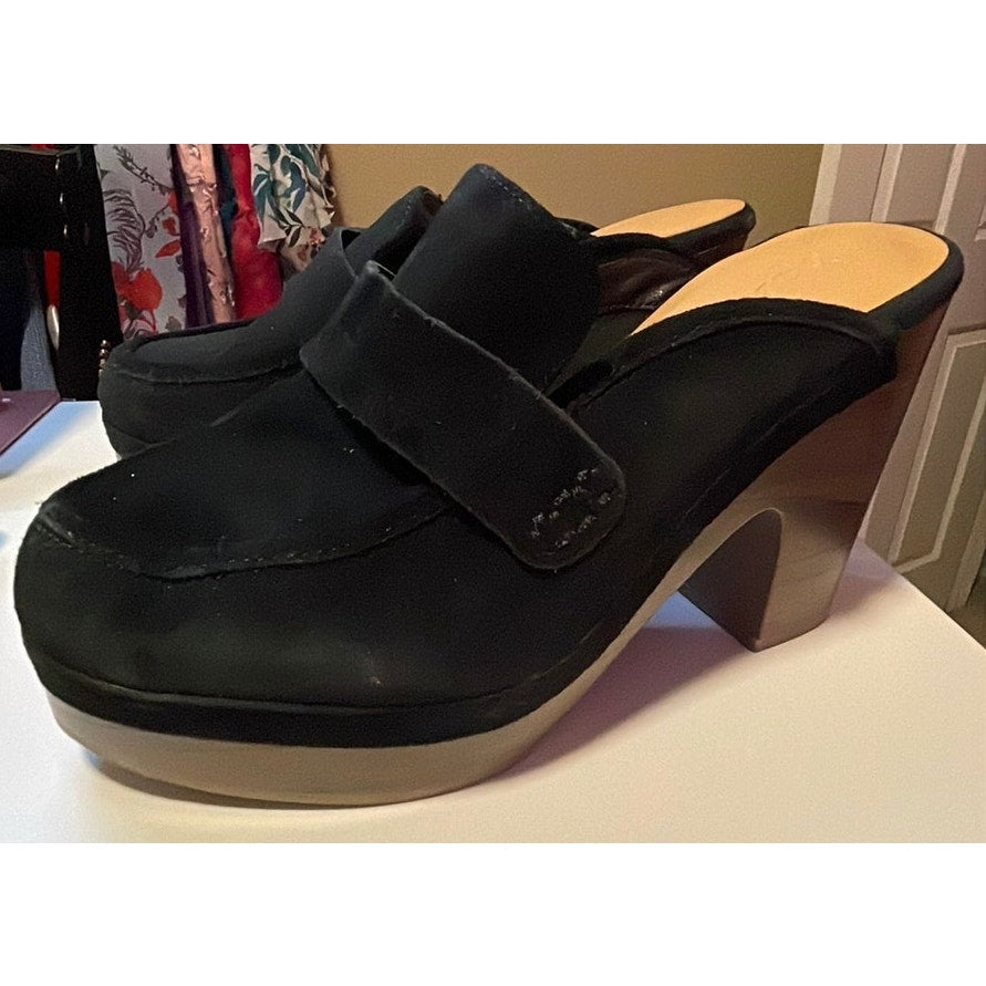 Splendid Black Clogs
