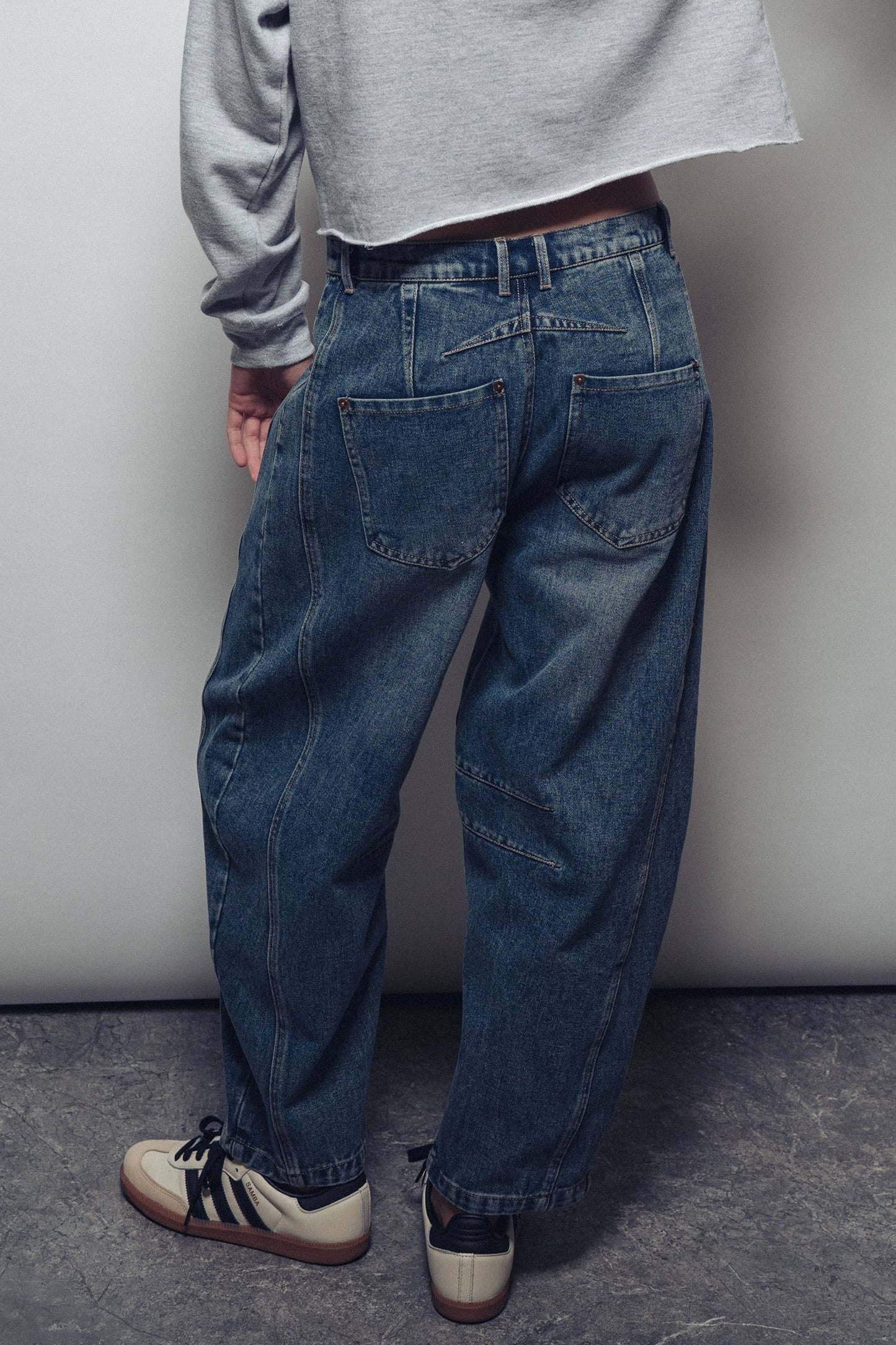Urban Daizy Light Dirty Wash Barrel Leg Jeans