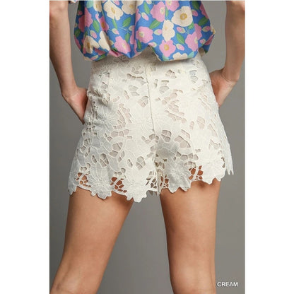 Umgee Cream Floral Lace Scalloped Hem Shorts