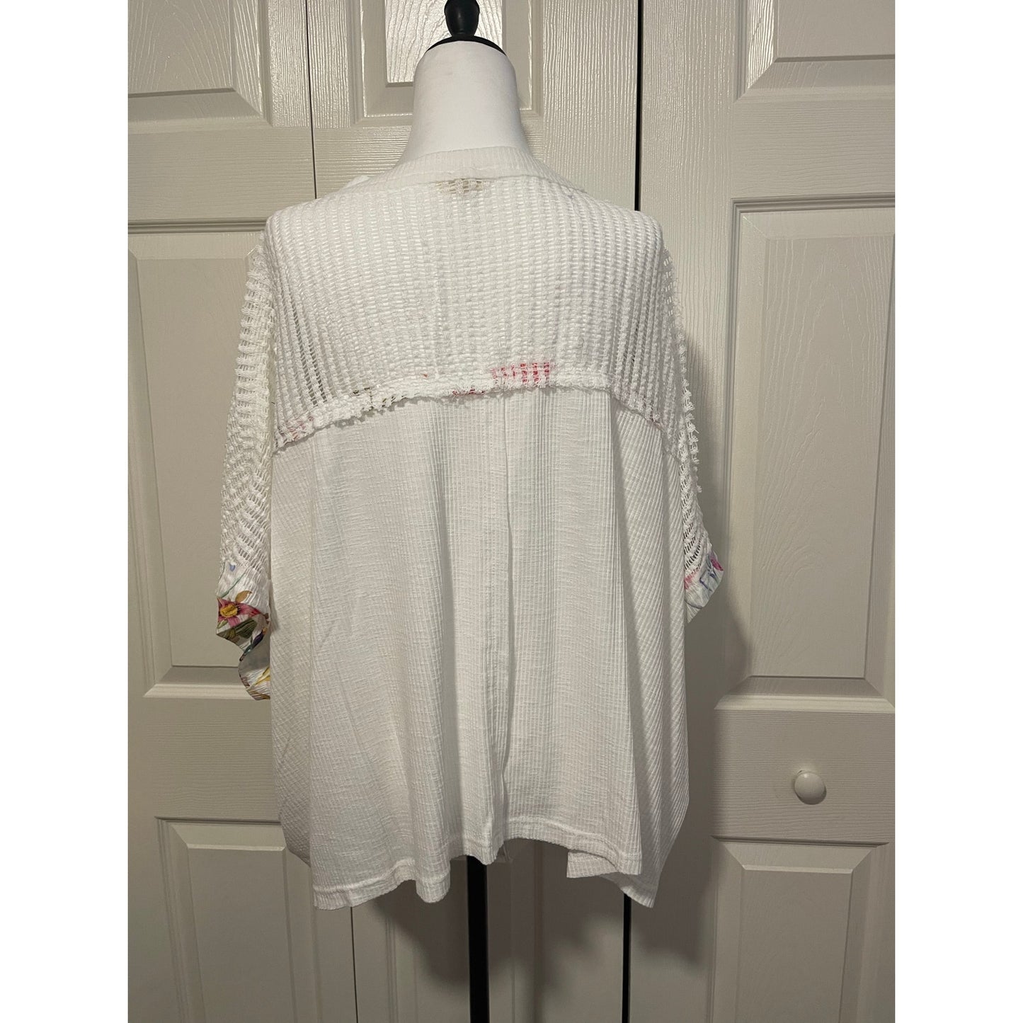 POL White and Floral Oversized Flowey Top