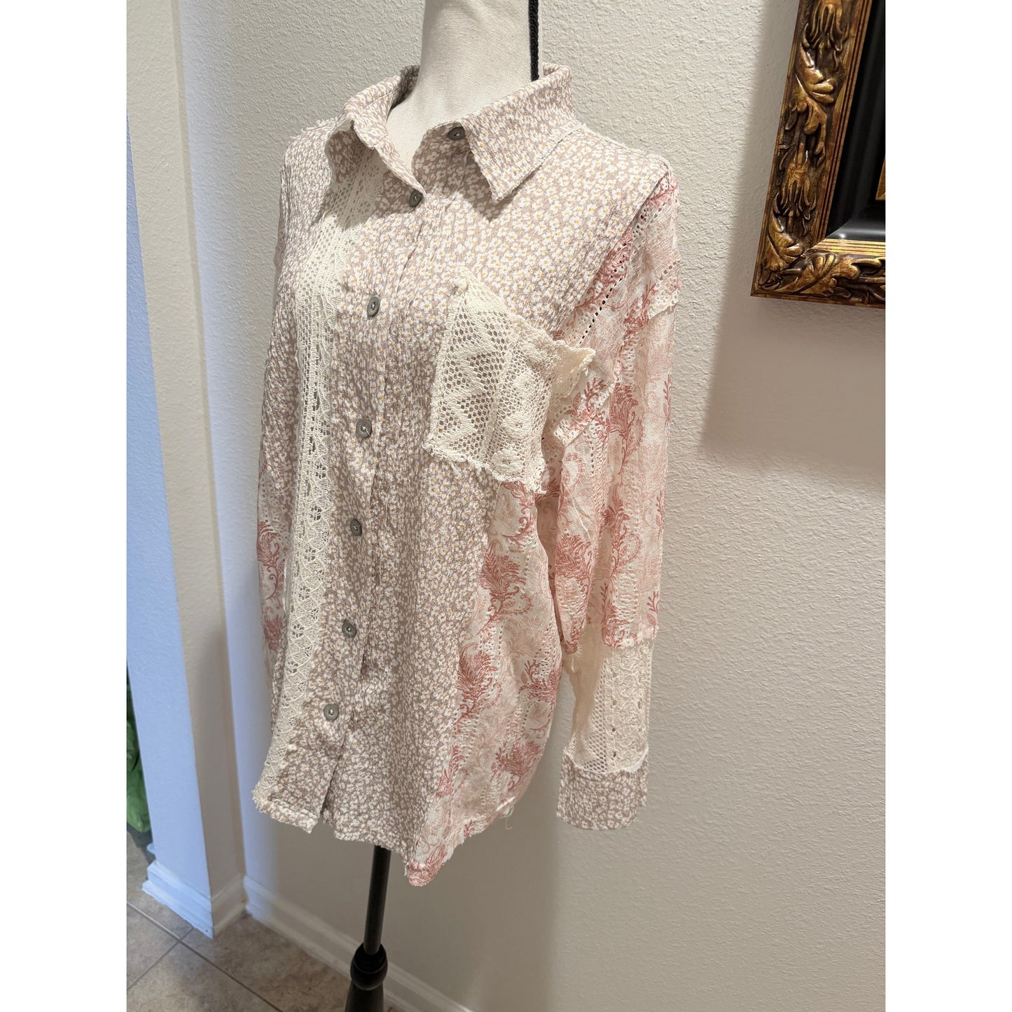 POL Clothing Floral Crochet Oversized Blouse