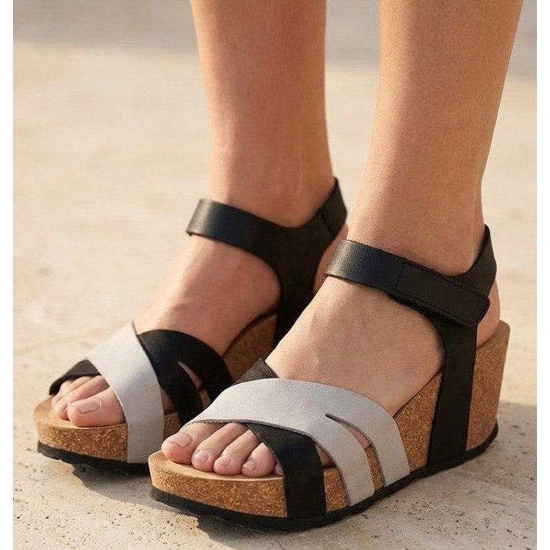 ERIC MICHAEL OLYMPIA WOMEN'S SLINGBACK in Black & White