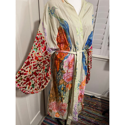 Aratta Peacock Fantasy Kimono