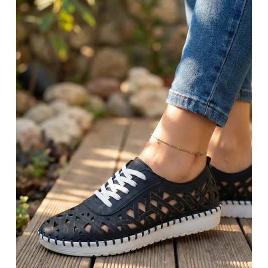 ERIC MICHAEL DOLORES WOMEN'S SNEAKER in Black