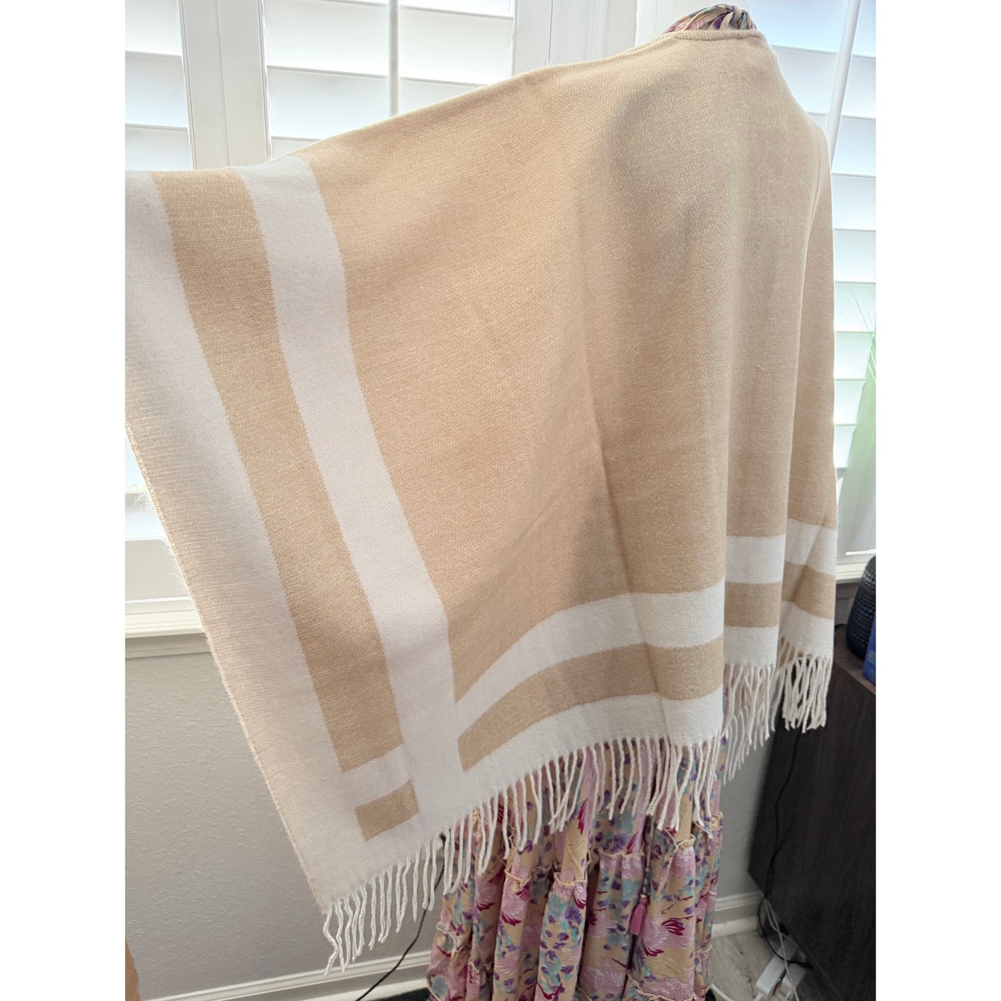 WALTER BAKER Verushka Reversible Poncho Camel/Ivory
