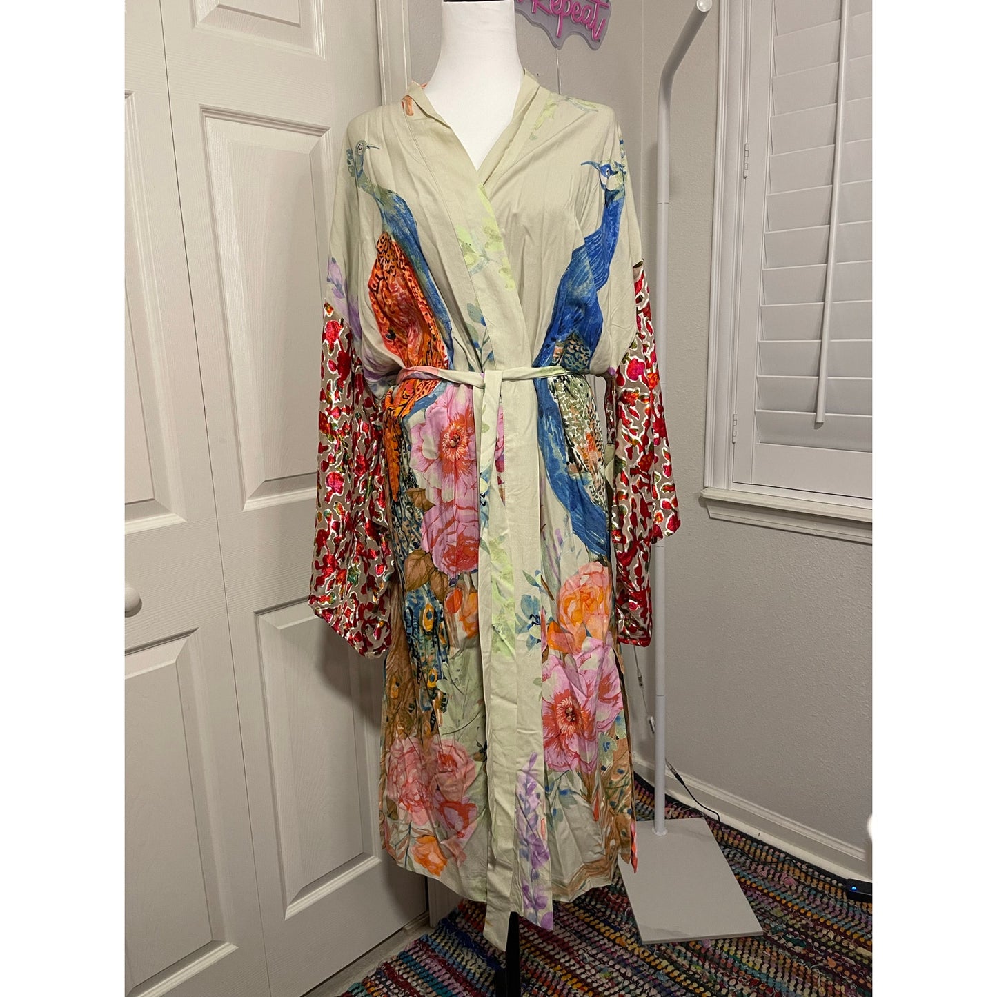 Aratta Peacock Fantasy Kimono