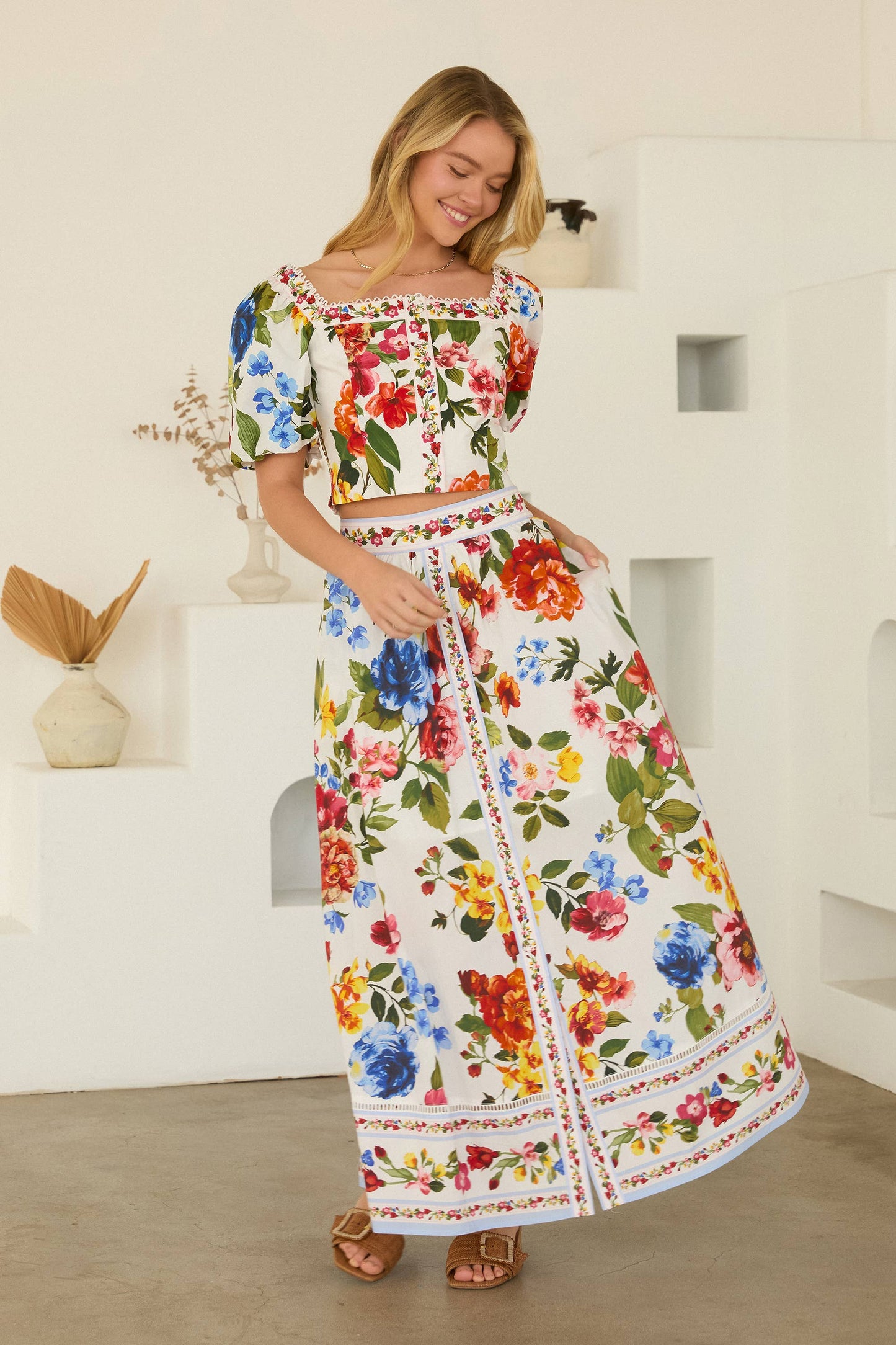 SKIES ARE BLUE Floral Border Puff Sleeve Smocked Crop Top
