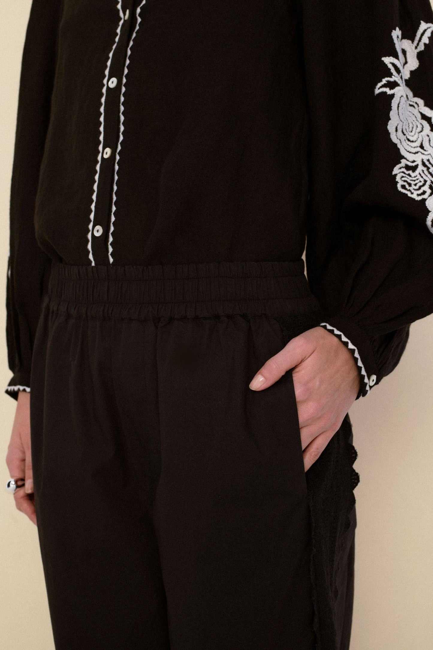 Leonor Blouse in Black