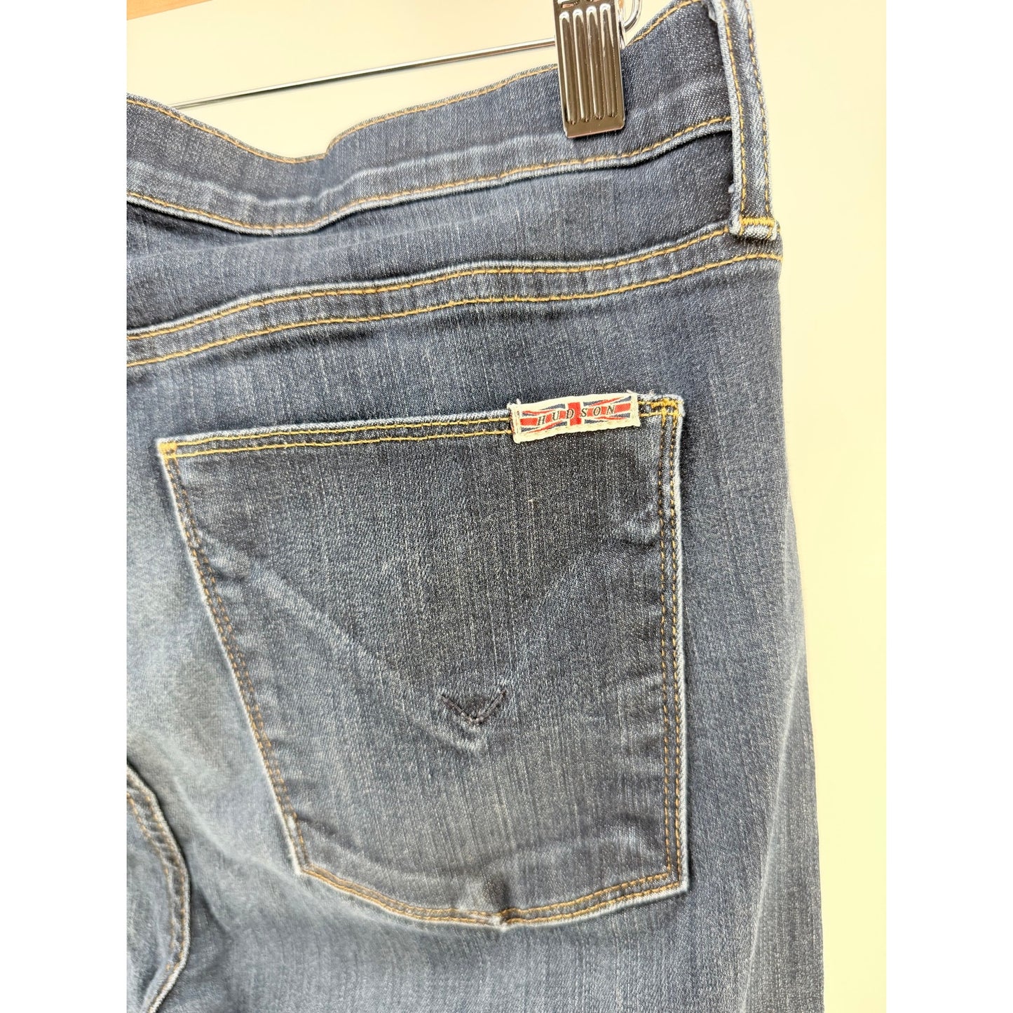 Hudson Beth Mid-Rise Baby Bootcut Jeans - Size 32