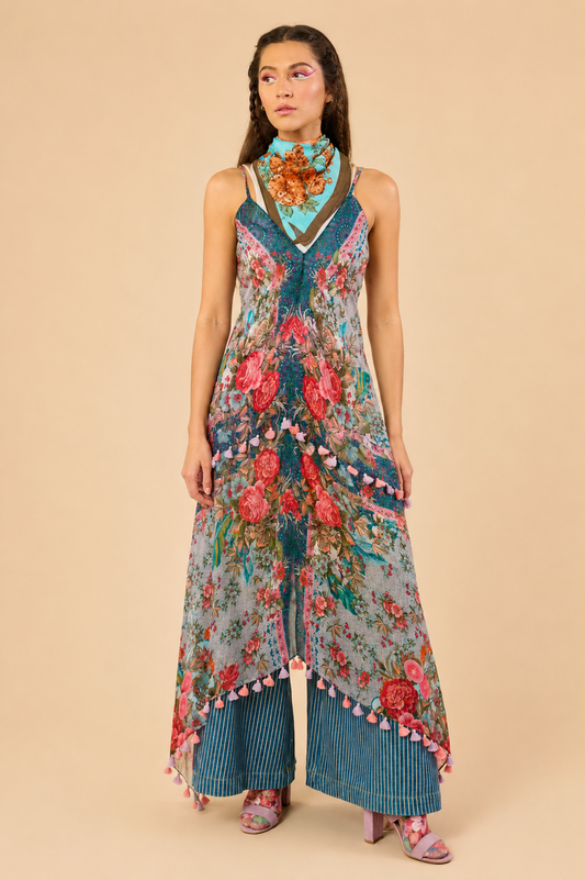 Aratta Travel in Style Dress: Slate Floral