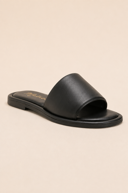 Coconut by Matisse Moonlight Slide Sandal in Black