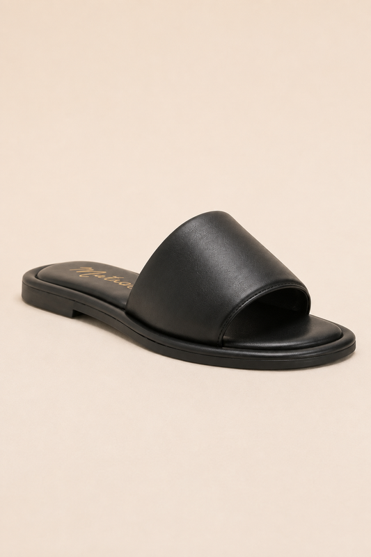 Coconut by Matisse Moonlight Slide Sandal in Black