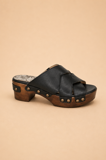 ERIC MICHAEL CHILI WOMEN'S SANDAL in Black