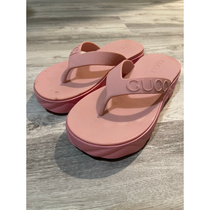 Gucci Wild Rose Rubber Flip Flop