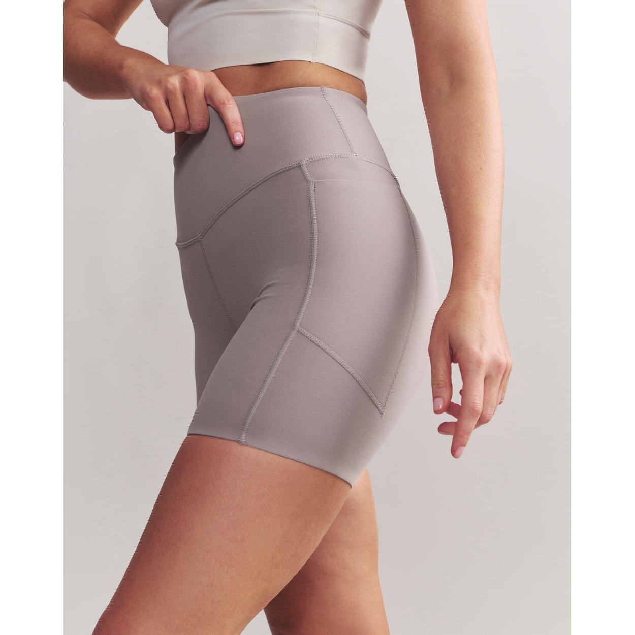 RHONE Taupe Mist Revive 6" Short