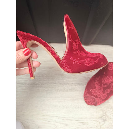 Gianvito Rossi Shanghai Embroidered Velvet Mules