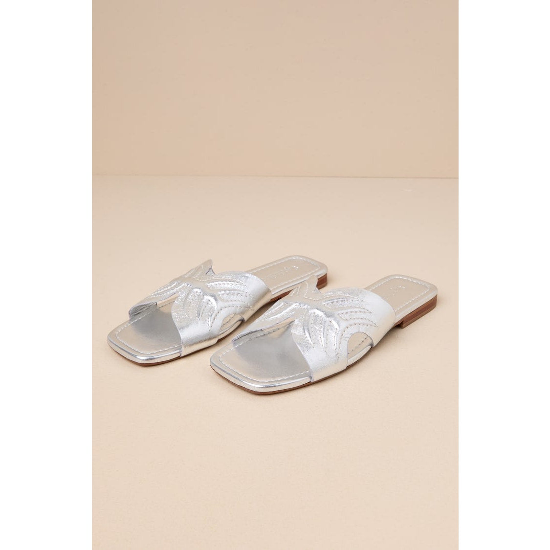 Seychelles Madhu Silver Metallic Leather Flat Slide Sandals