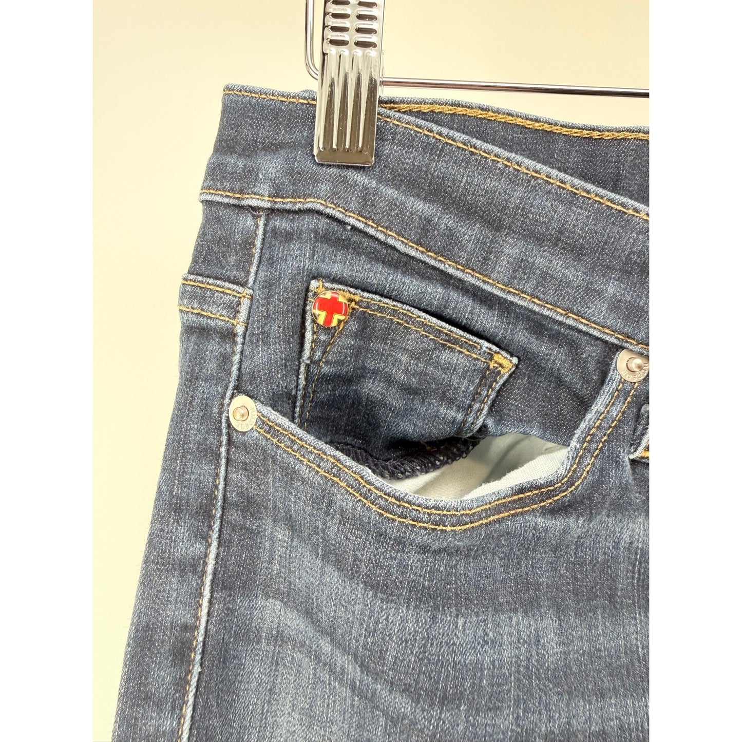 Hudson Beth Mid-Rise Baby Bootcut Jeans - Size 32