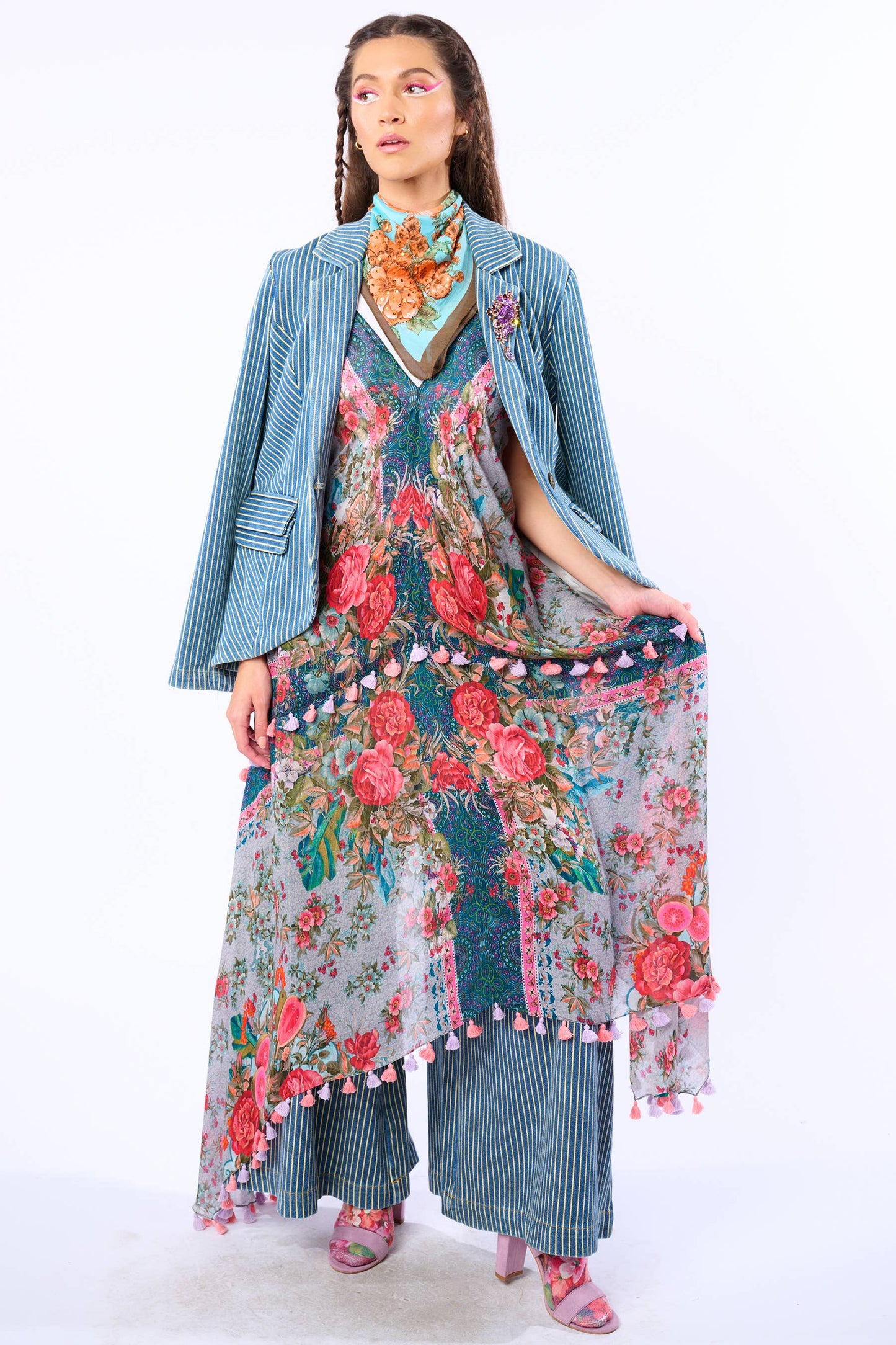 Aratta Travel in Style Dress: Slate Floral