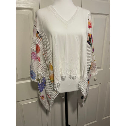 POL White and Floral V Neck Top